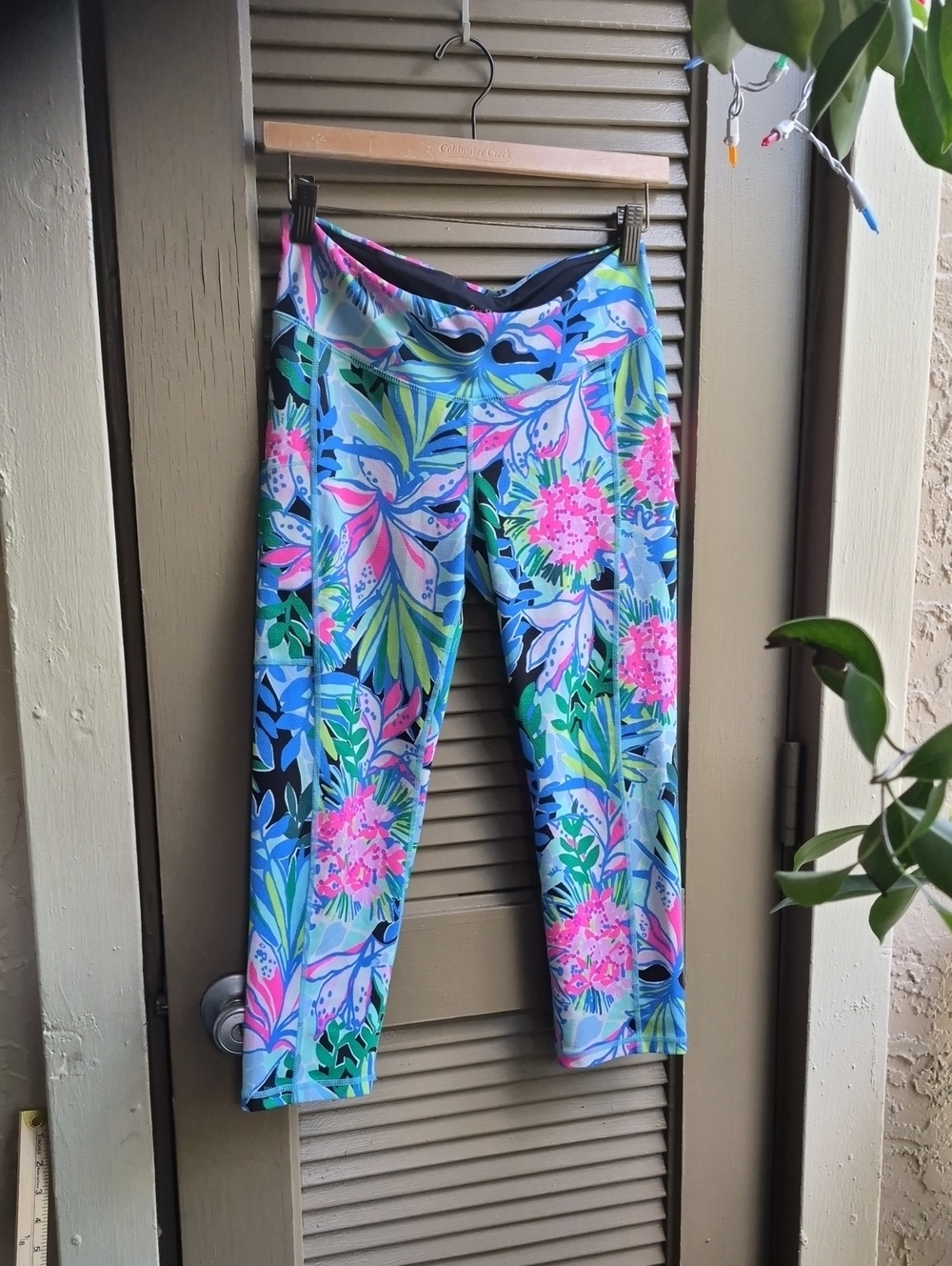 Lilly Pulitzer Luxletic Low Rise Crop Leggings -Size M